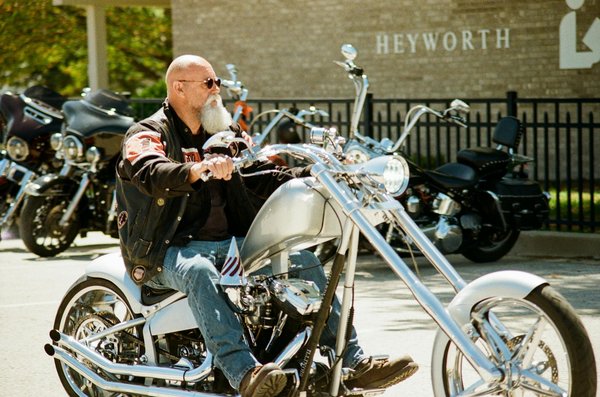 Accessoires essentiels pour stunt : guide des pièces détachées moto